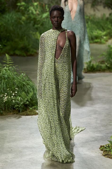 gucci resort 2025 lee know.